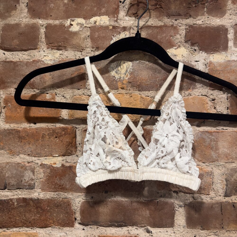 FOR LOVE & LEMONS LACE BRALETTE